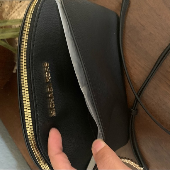 New MK black crossbody 🖤 - Picture 5 of 5